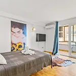 Lägenhetshotell Unique 3-3 3*