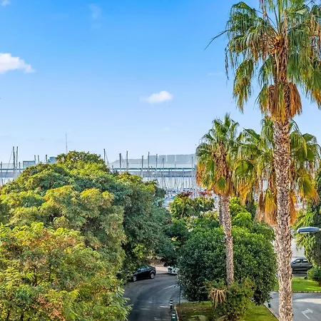 Aparthotel Unique 3-3 3*