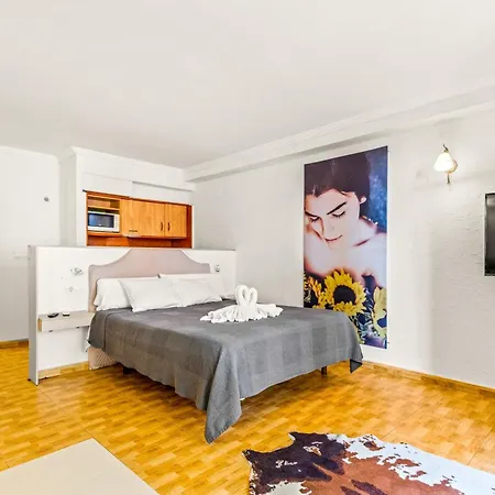 Unique 3-3 Apartmanhotel